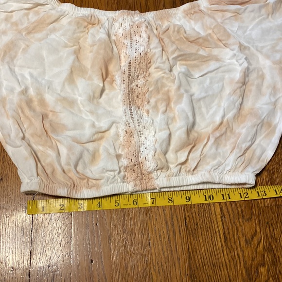 Medium Tan & White Tie Dye Ruffled Crochet Detail Bell Sleeve Crop Top - Picture 5 of 9